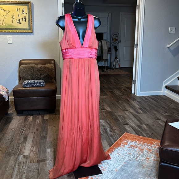 Kay Unger NY | size 12 | self:100% silk & lining: 100% polyester | Coral Color - Picture 3 of 11